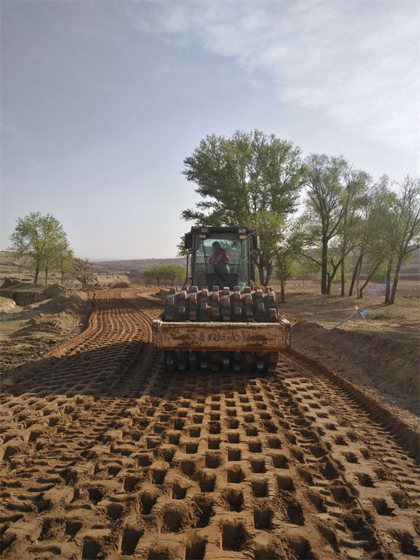 第五采油厂2018年主干道路大修改建道路工程（第三标段）04
